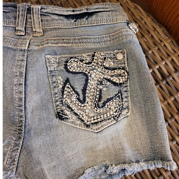 No Boundaries Womens Denim Cutoff Shorts Sz Small Low Rise Rhinestone Anchor - Picture 3 of 9